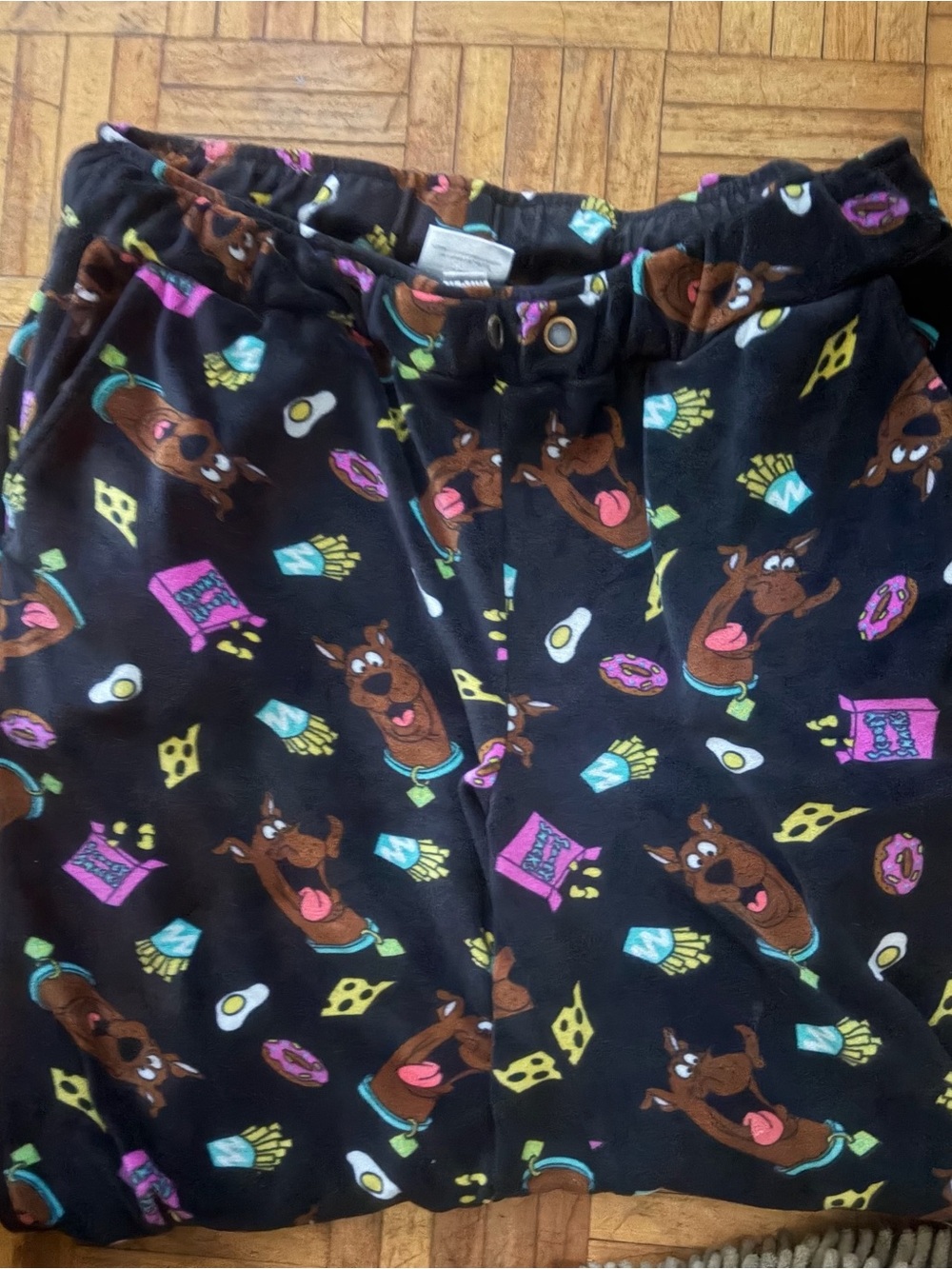 Bluenotes Black Scooby-Doo Graphic Pajama Pants with Multicolor Snack Print